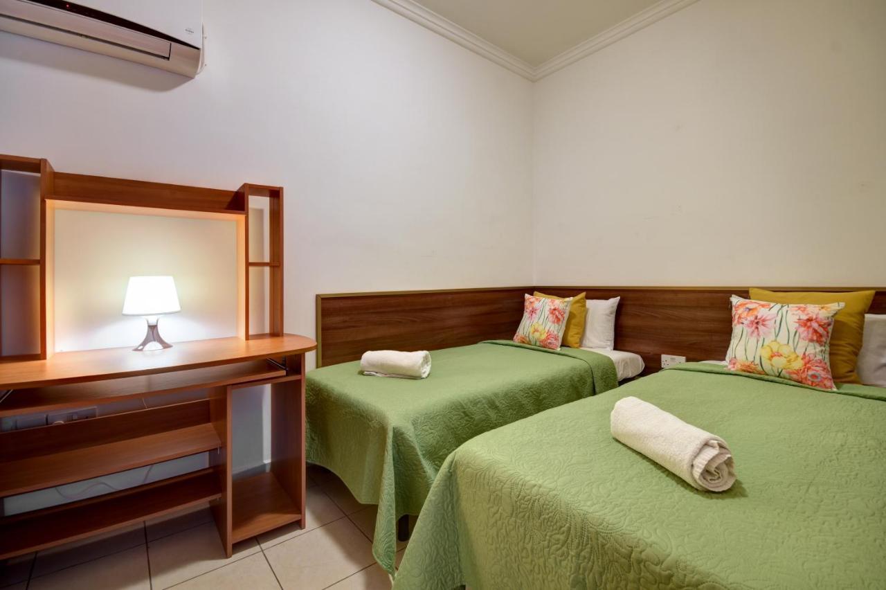 Morina Court - St Julians Seaside Bliss Apartments And Penthouse By Shortletsmalta Saint Julian's Eksteriør billede